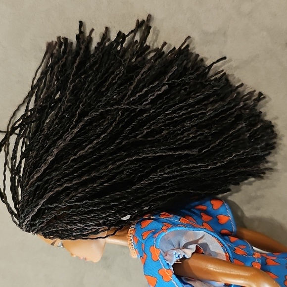 2015 Mattel Barbie Fashionistas Barbie Doll With Long Braided Dark Hair - Picture 7 of 9